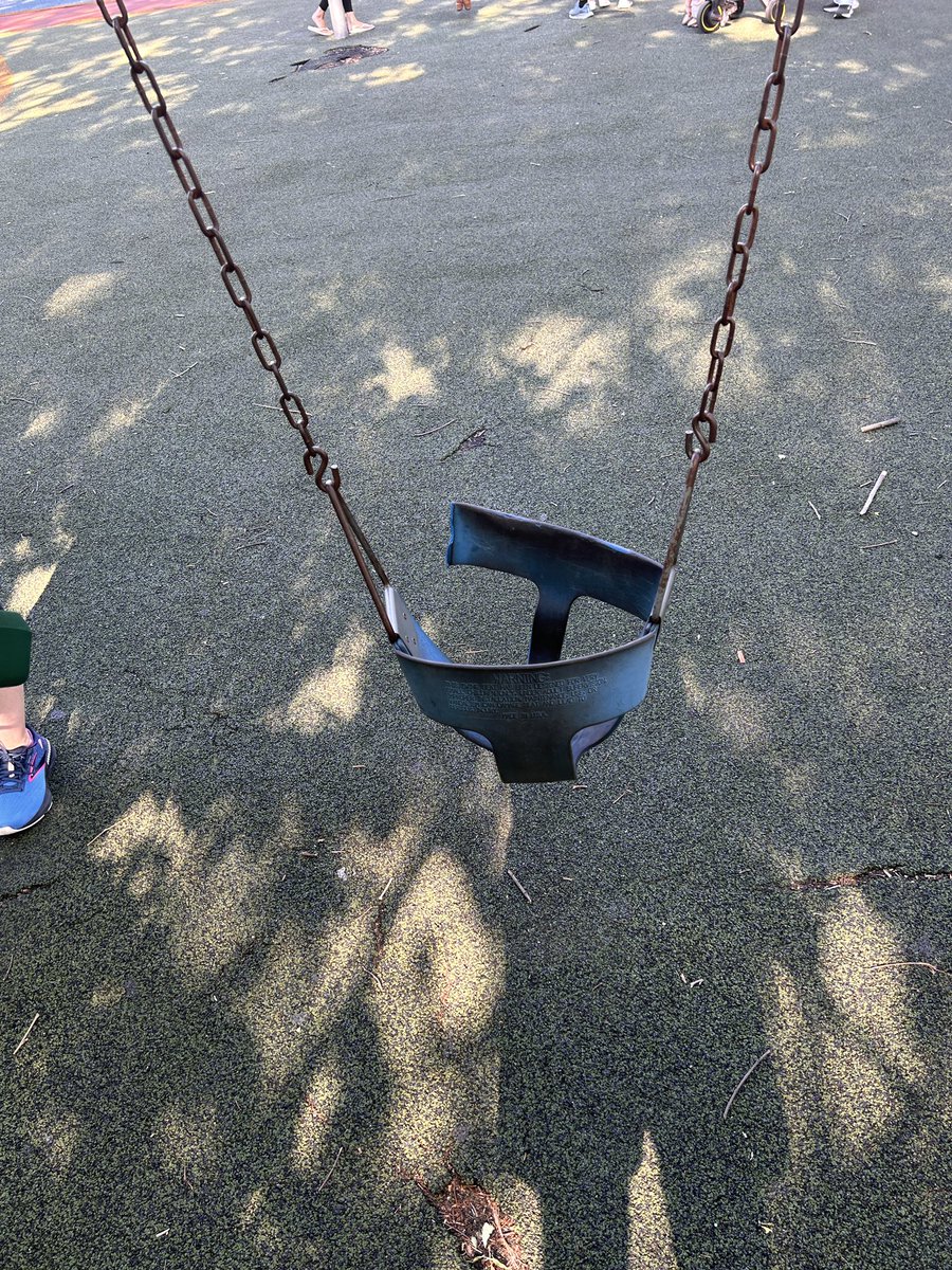 synderblock's tweet photo. @311DCgov @DCDGS broken baby swing at Florida Ave Playground 100-198 Florida Ave NW https://t.co/PLz8C8vXrW