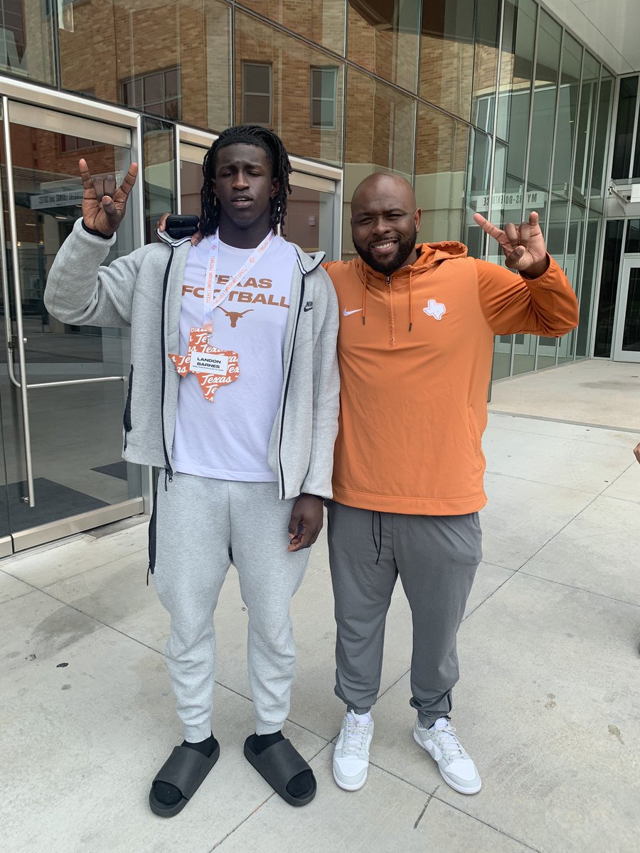 Landon Barnes (@landob26) on Twitter photo I had a great visit at Texas this weekend <a href="/CoachLCTrenches/">Coach LaAllan Clark</a> <a href="/CoachSark/">Steve Sarkisian</a> <a href="/TexasFootball/">Texas Football</a> #HookEm🤘🏾<a href="/CoachK_FBCoach/">Peter Kwiatkowski</a> I had a great visit at Texas this weekend <a href="/CoachLCTrenches/">Coach LaAllan Clark</a> <a href="/CoachSark/">Steve Sarkisian</a> <a href="/TexasFootball/">Texas Football</a> #HookEm🤘🏾<a href="/CoachK_FBCoach/">Peter Kwiatkowski</a>