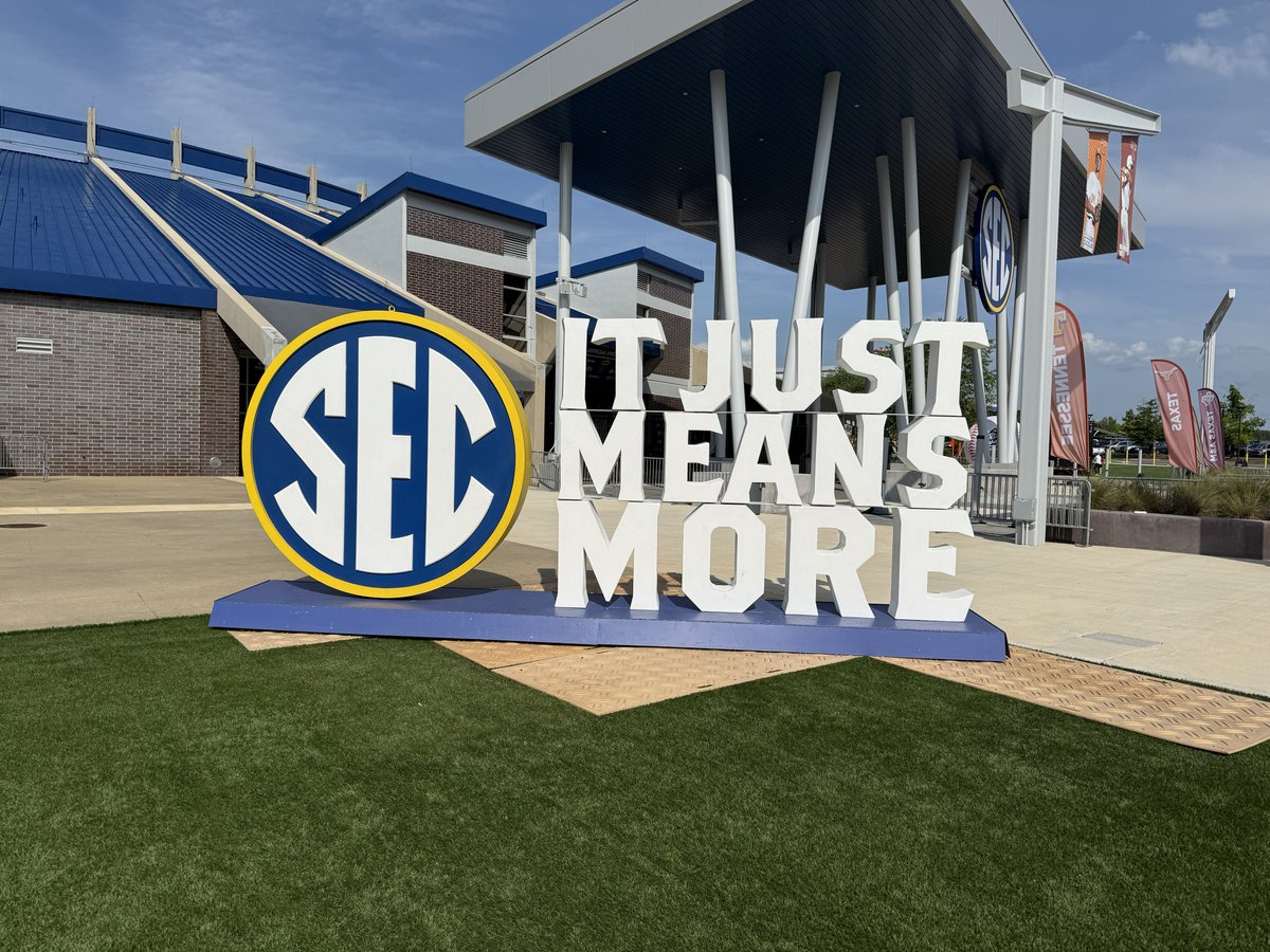 SECUnfiltered's tweet photo. 📍⚾️🏆

Let’s get it, Hoover. https://t.co/qJQZgsIESO