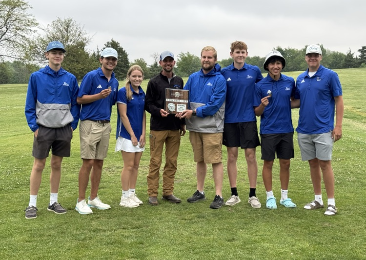 USD430's tweet photo. Congrats to our HS Golf team for placing 2nd as a team at their 2A golf regional today at Mission Lake Country Club!! https://t.co/04qdfboOPD