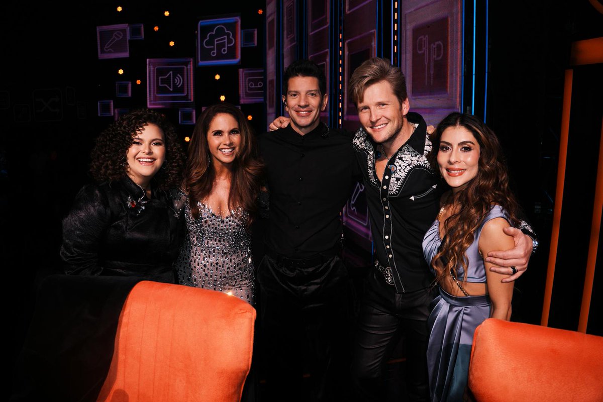 Alexander Acha tweet media