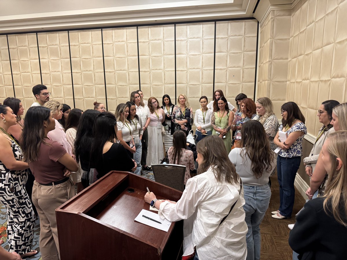 FactorFiveSkin's tweet photo. Huge thank you to everyone who joined us at our ICES Dallas class! Hope you loved diving into the science of Renew Dermal Solution and seeing the magic in action.
#RDS #RenewDermalSolution #FACTORFIVE #FACTORFIVESkincare https://t.co/b6XSUQhsSn