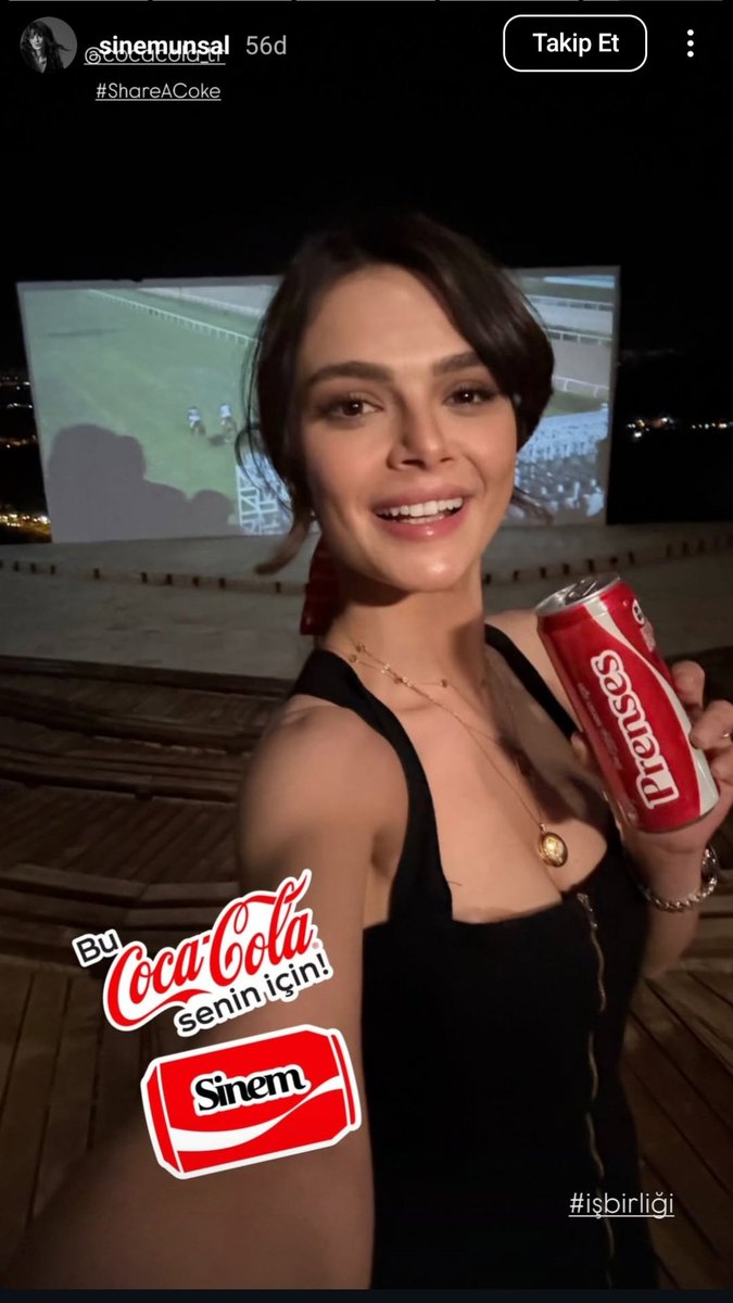 KANAL D'nin #UzakŞehir dizisi, #işbirliği adı altında Coca Cola'nın reklamını yaptı.

Elinde binlerce masum insanın kanı olan İsrail markasının reklamını yapmak, bu çocukların kanına girmektir.

Ozan Akbaba ve Sinem Ünsal yazıklar olsun! #UzakŞehirBoykot