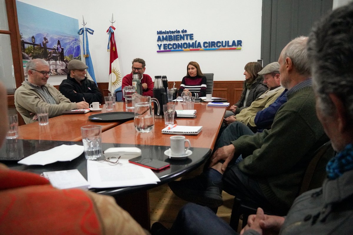 Nos reunimos con organizaciones, científicos y técnicos con el objetivo de constituir una mesa de diálogo y trabajo por nuestro bosque nativo.