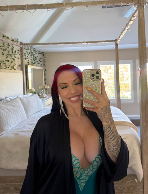 Watch Salice Rose's leaked NSFW photo on TwXstars