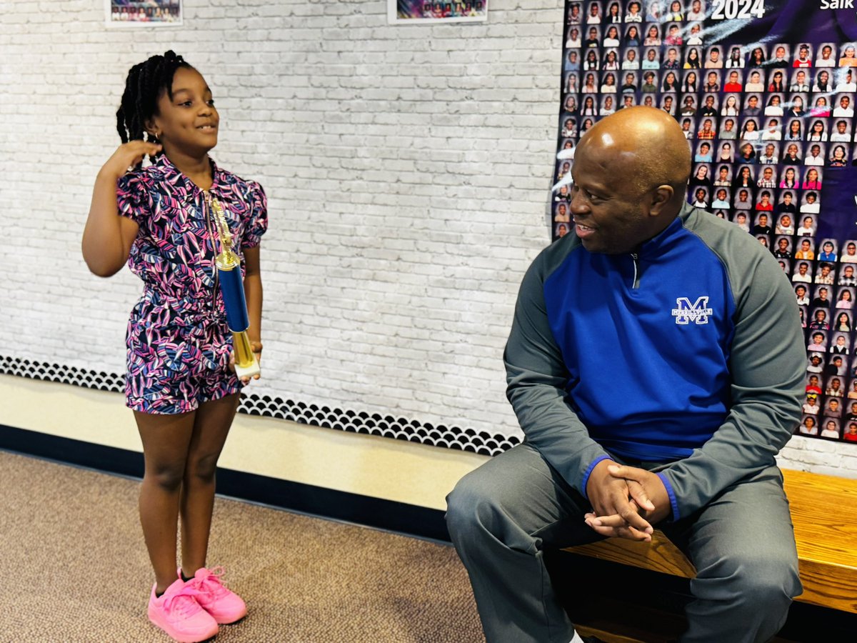 piratenation219's tweet image. Salk Elementary had 13 students participate in the @LakeCoLib Read-a-thon. Students read books for 6 weeks. As a thank u, students attended a breakfast in the library by Salk Librarian Katy McKnight. Pictured with Dr. Dexter Suggs, Superintendent Kudos! #merrillvillereads