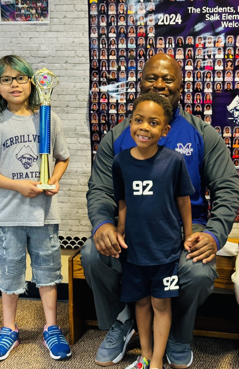 piratenation219's tweet image. Salk Elementary had 13 students participate in the @LakeCoLib Read-a-thon. Students read books for 6 weeks. As a thank u, students attended a breakfast in the library by Salk Librarian Katy McKnight. Pictured with Dr. Dexter Suggs, Superintendent Kudos! #merrillvillereads