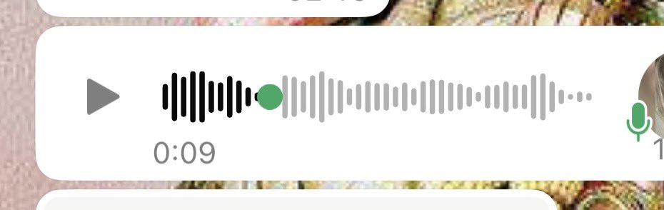 Alguém ai, assim como eu que está surtando com os áudios do #WhatsApp que mesmo depois de ouvir as bolinhas continuam verde 🤯🤯🤯🤯 #fyp #pravc #viral
