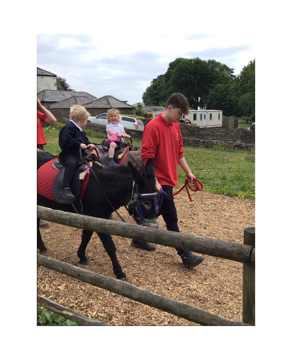 GA_Bury's tweet photo. Nursery had a fantastic day at @Smithillsfarm We enjoyed taking care of the animals, learning about their offspring and seeing where milk comes from! #NurseryGA #ScienceEdGA #GeographyEdGA #PSHEEdGA https://t.co/aDowJPDhd7