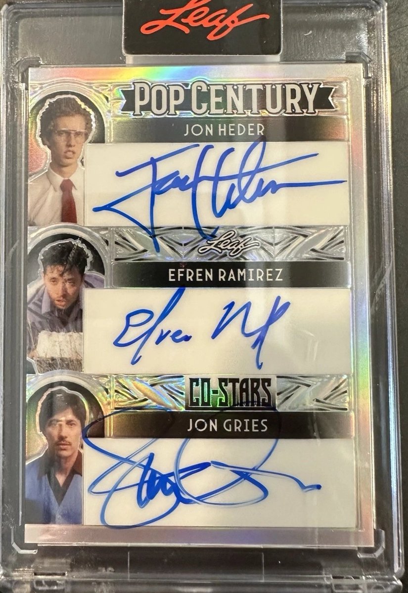 Hobby_News_Plus's tweet image. Ladies and gentlemen, I present to you...

The greatest card ever made (maybe)...

Napoleon Dynamite triple auto starring Napoleon,  Pedro, and Uncle Rico.

@Leaf_Cards #VoteForPedro