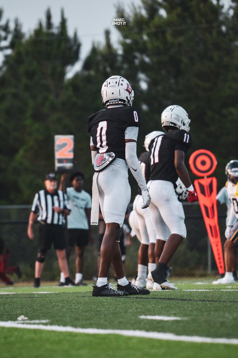 6’0 165 DB/ATH Watch the tape‼️
hudl.com/v/2QVcsg