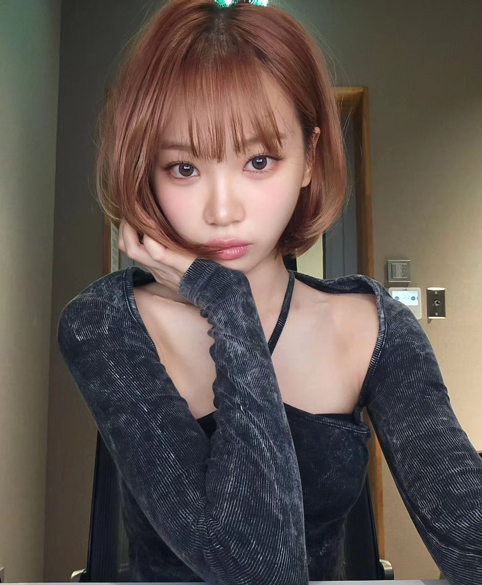 kzhaabs's tweet photo. CHAEWON HOW COULD YOU ARCHIVE THIS https://t.co/uwy2A06w1T