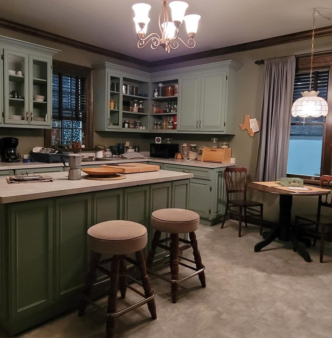 B3ARZATTO's tweet image. not my house but i know my way around