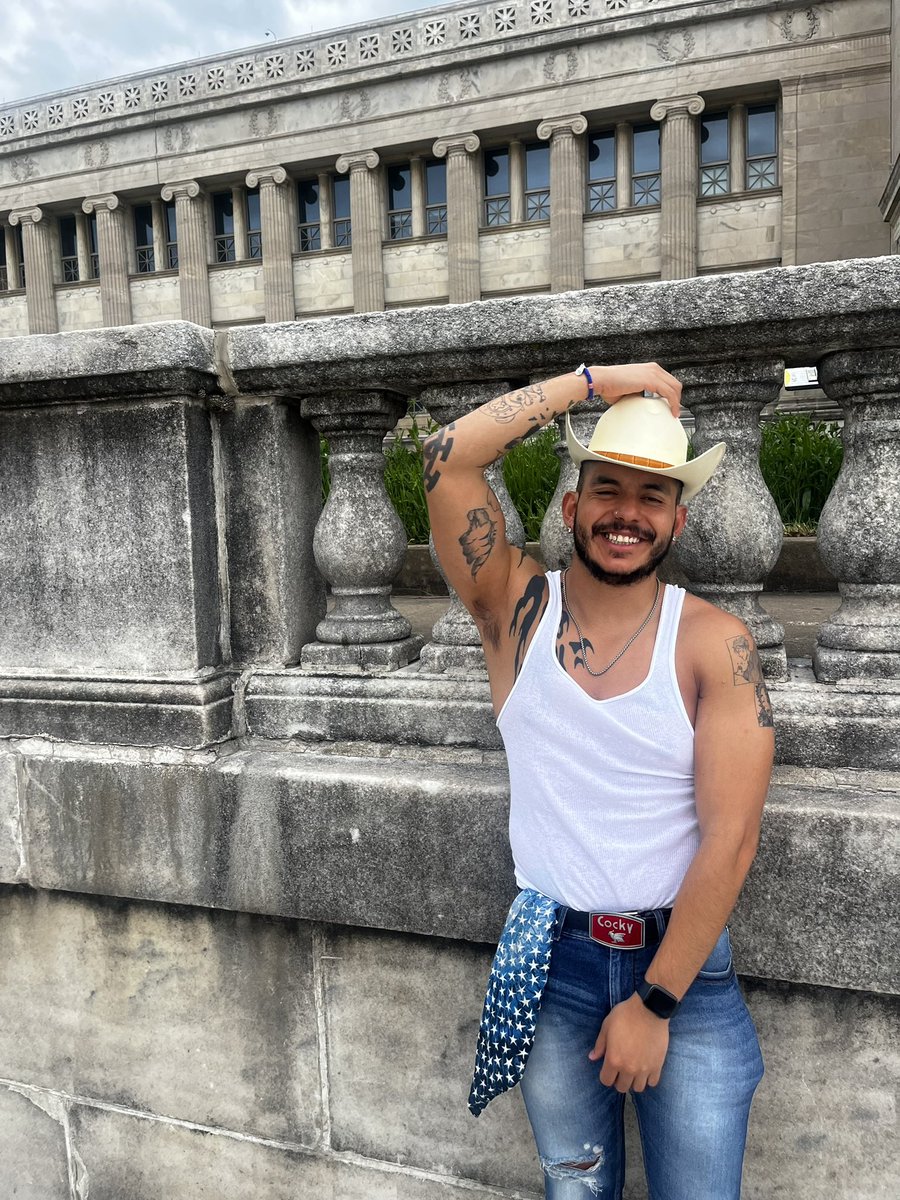 WhatsUpGuysItsC's tweet photo. Post Cowboy Carter depression. No one yeehaw to me for a week https://t.co/3TMjRTwyaM