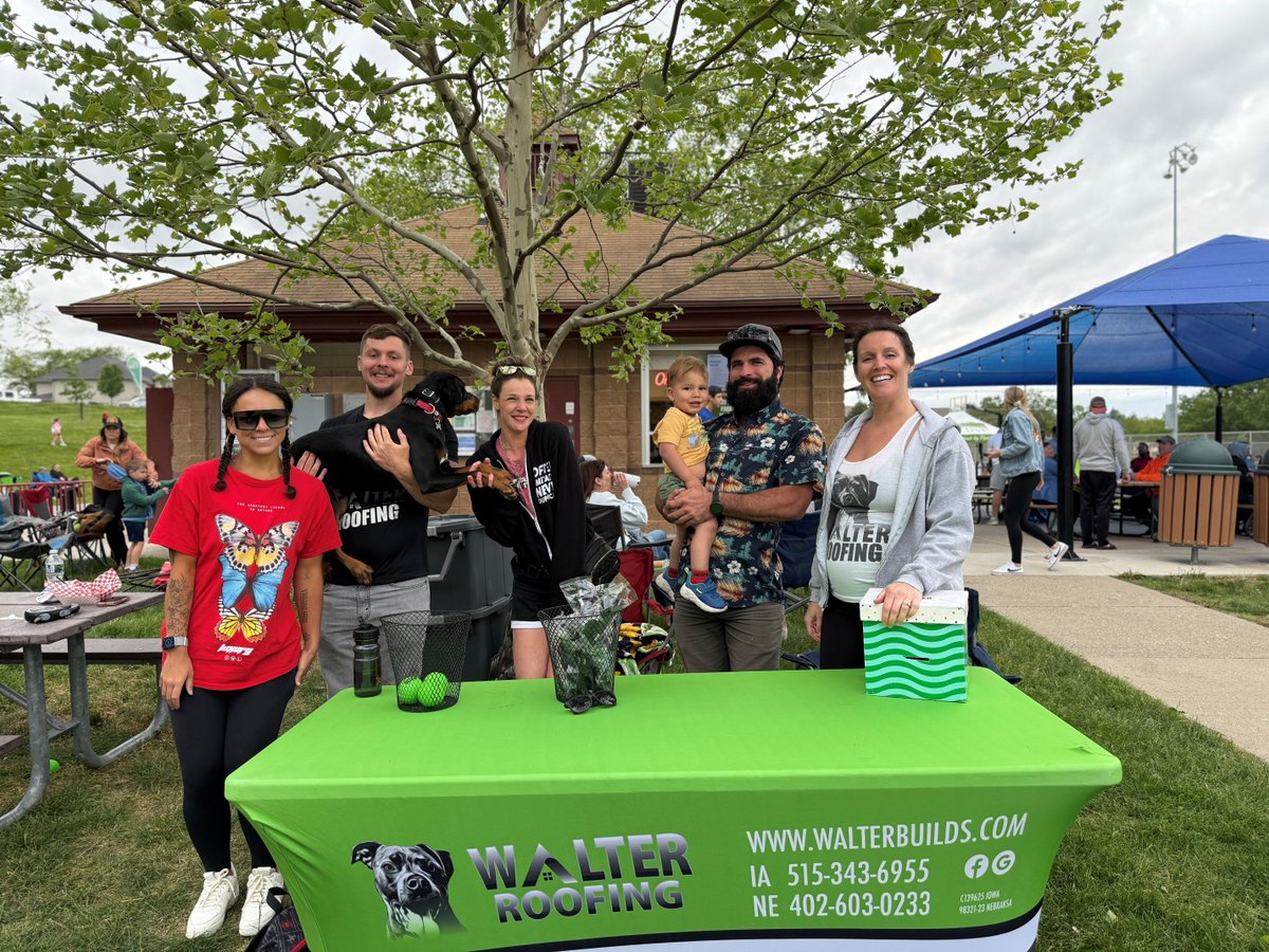 CliveChamber's tweet image. Weather cut our Food Truck Friday short 🌧️💨 but huge thanks to Walter Roofing, Dueling Guitars, our food trucks, Clive Parks Dept &amp;amp; Jeff Lucas for making the best of it! We’re back May 23—come hungry! 🌮🎶 #FoodTruckFriday #CliveIowa #SeeYouMay23