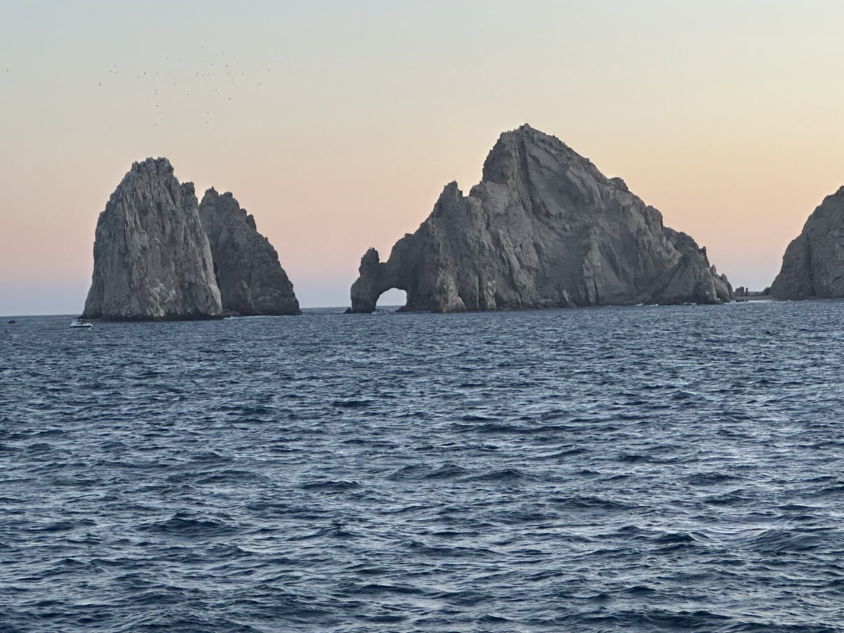 steph_crimson's tweet image. Goodbye Cabo! 😘 Until next time! 💕
#mexico #cabo #minivacay