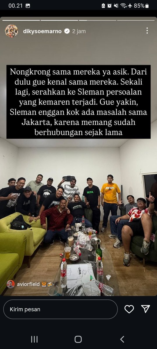 0292crew's tweet photo. sudah ya sudah clear sudah di jelaskan oleh pak ketum @DikySoemarno alhamdulillah, jangan sampe hal hal kecil bisa merusak perrsaudaraan antara SLEMAN &amp; JAKARTA yang sudah terjalin lama, sepakbola harus menjadi ajang silaturahmi bukan ajang selon/gagah gagahan se antero raya . https://t.co/LpLWr2D3uI