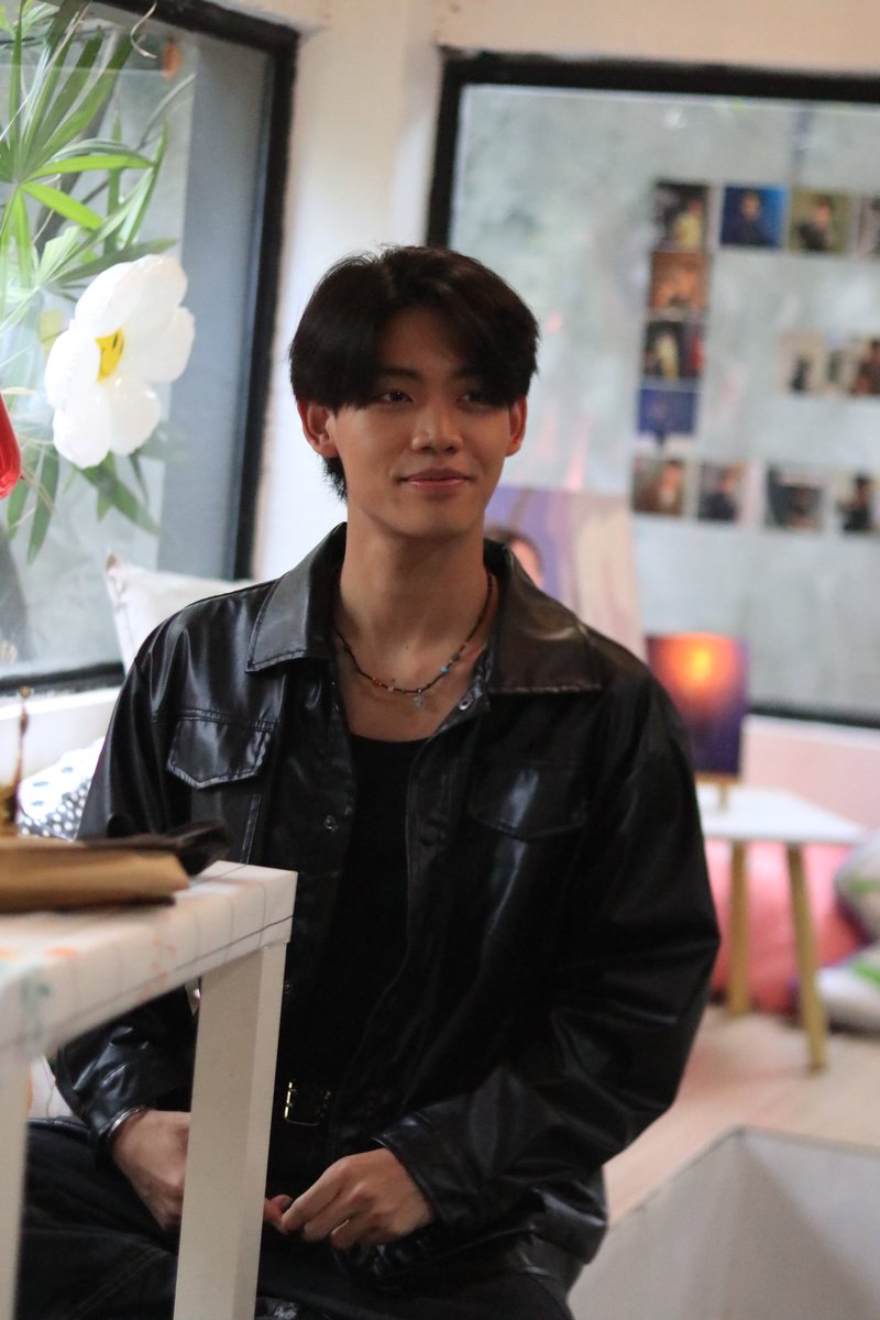 SAYWEGOTCHA_TH's tweet photo. (18.05.2568)
Gimmie give love to GOT 
Got's 18th birthday party 
#18thGOTbirthday
#gotchinat https://t.co/NIg6qyvyVR