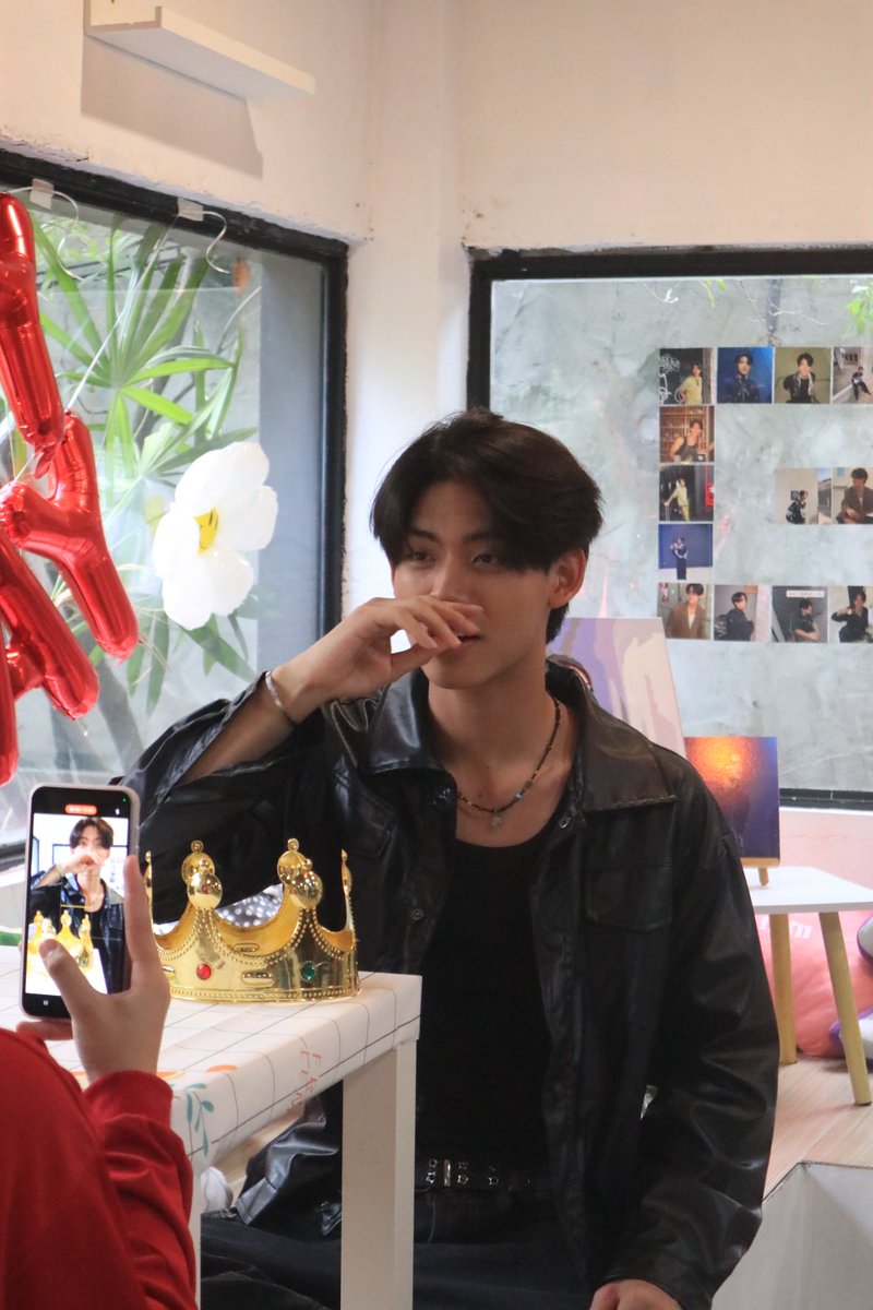 SAYWEGOTCHA_TH's tweet photo. (18.05.2568)
Gimmie give love to GOT 
Got's 18th birthday party 
#18thGOTbirthday
#gotchinat https://t.co/rmNT9XaN4D