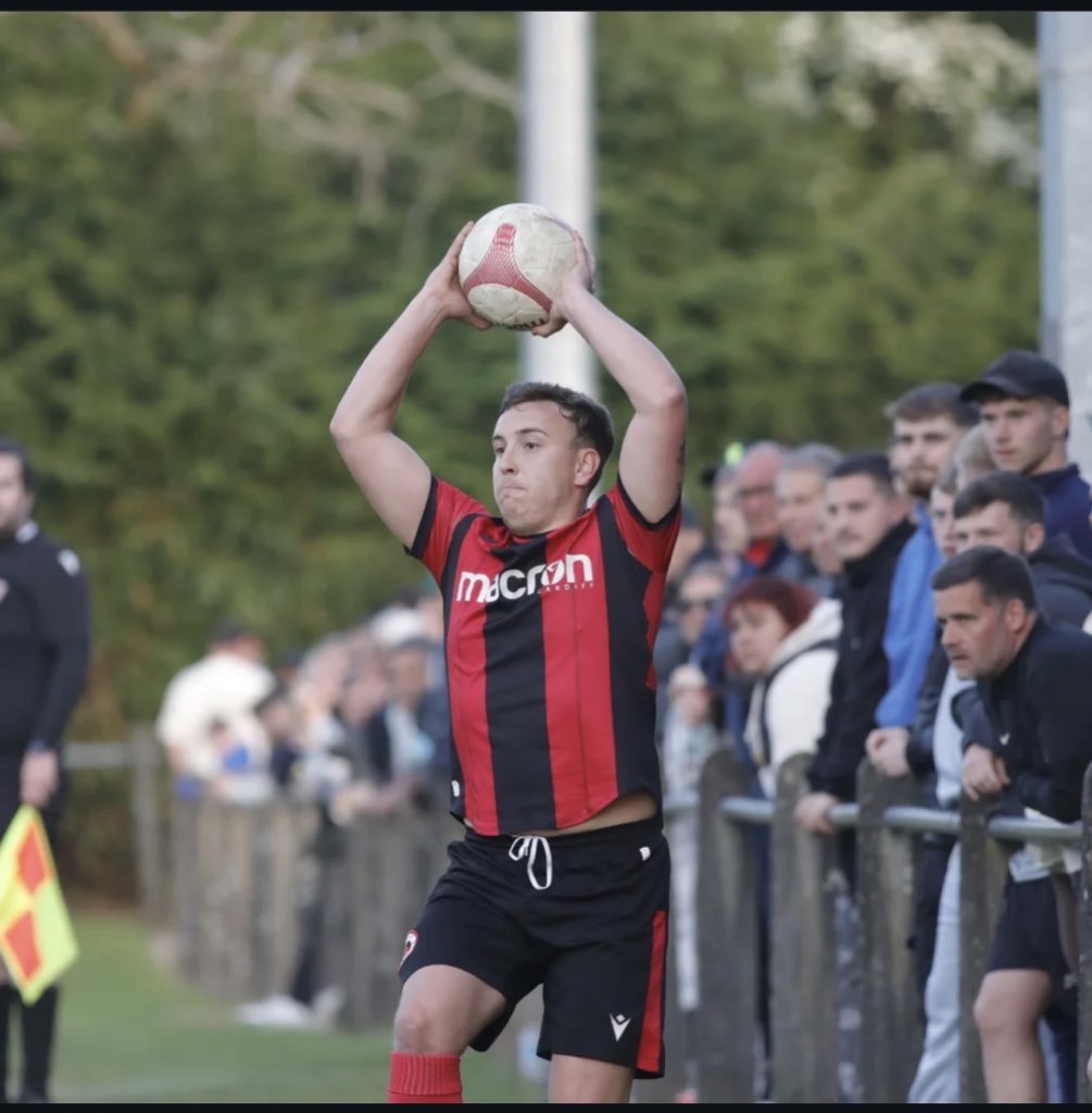 ConnorHanford3's tweet photo. Just fell short. Good first season at @GoytreFC. 🔴⚫️ https://t.co/biyraQNlWT