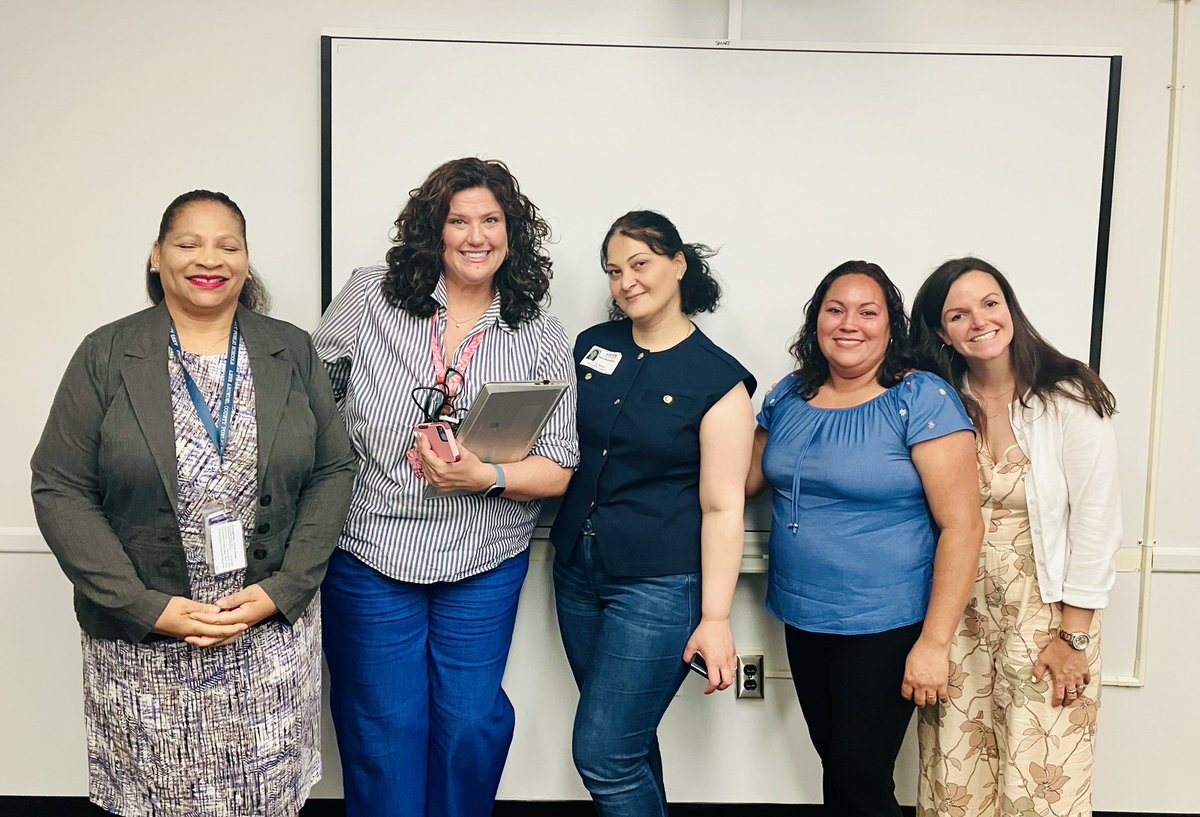 Today we met with some #IPCLA members and community members to hear their opinions about the new AACPS Community Resource Page!
We’re grateful for their valuable feedback to help us continue improving and better serve our families. 🌍💙 #FamilyEngagement #BelowGrowSuccess