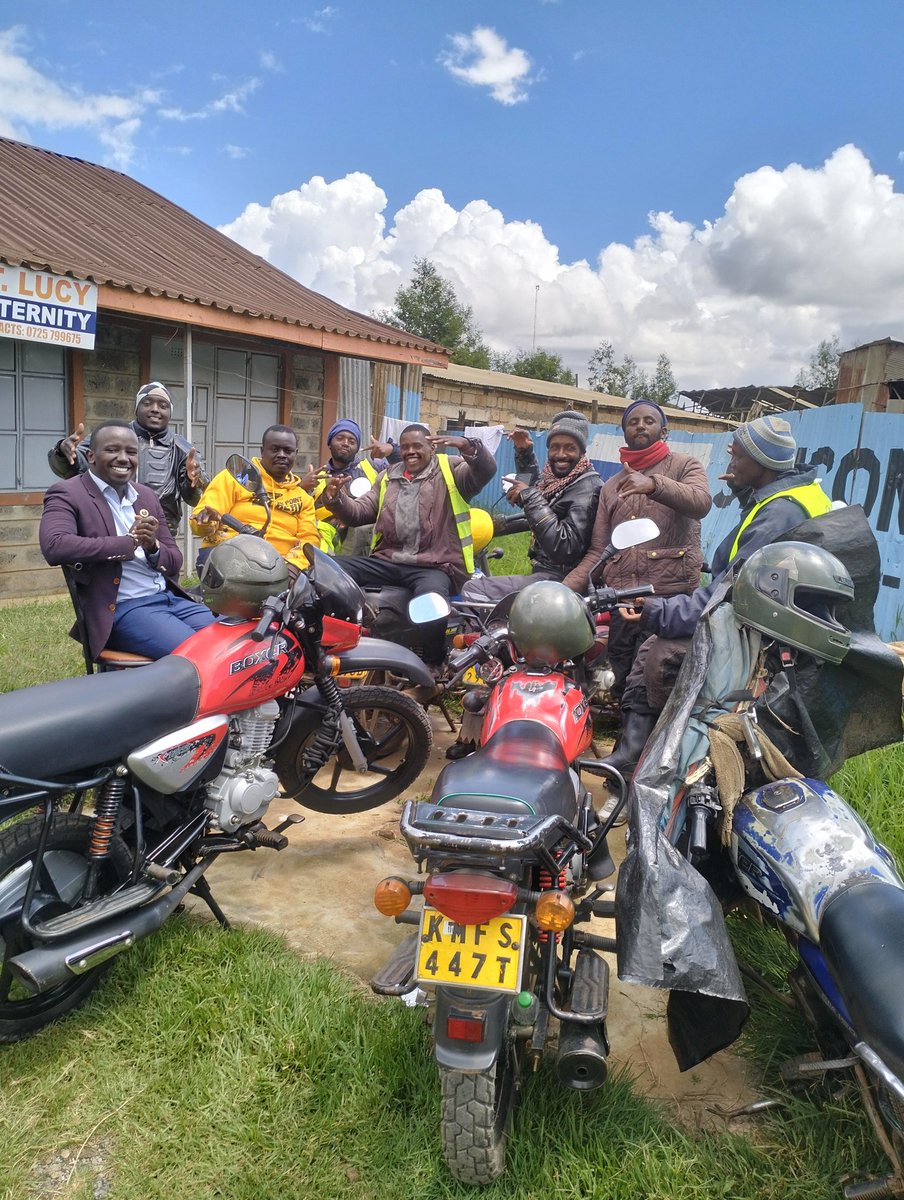 ClarenceKaguora's tweet photo. I had a welfare meeting with officials from Kazaka Bodaboda Sacco in Sigona Ward of Kikuyu Constituency early this morning where we had discussions on empowerment initiatives within the local bodaboda sector.
#kikuyuconstituency
#Governance
#bodaboda
#ck7 https://t.co/bv3DpC2m0l