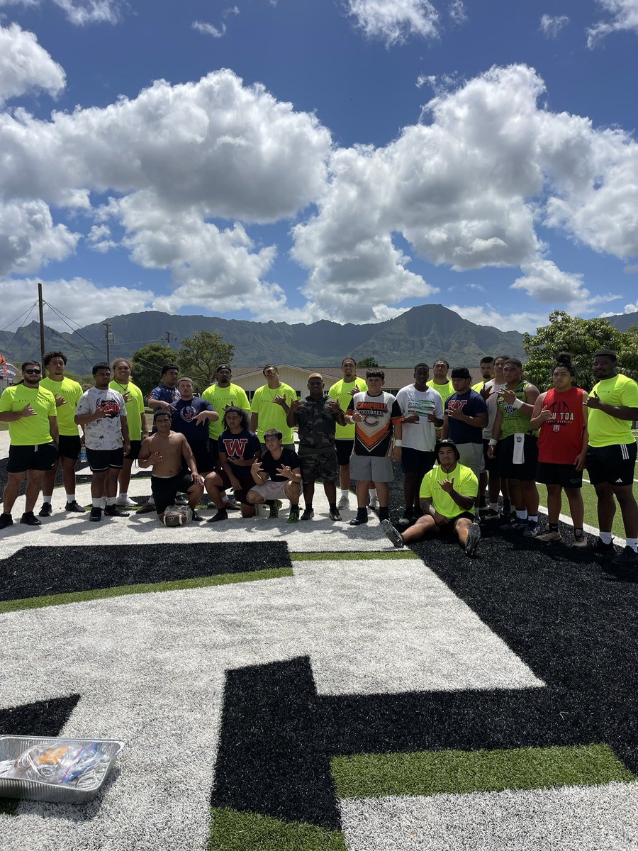 SoteloZhen's tweet image. Alma Jean Linemen Clinic 2025!
I’d like to thank everyone who made the time to come out and get better!! Thank you to the alma jean foundation for hosting this event for the community !