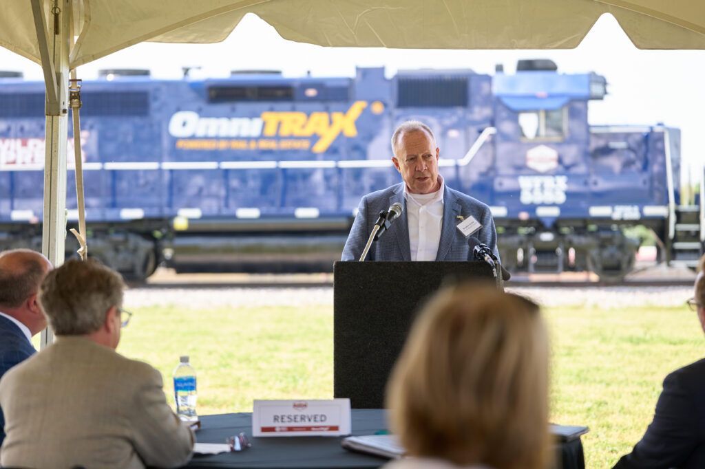 Mount Vernon Railroad, launched as a partnership between OmniTRAX and the Ports of Indiana-Mount Vernon, offers new, large-scale economic development and intermodal opportunities in Southwest Indiana buff.ly/spZ650C