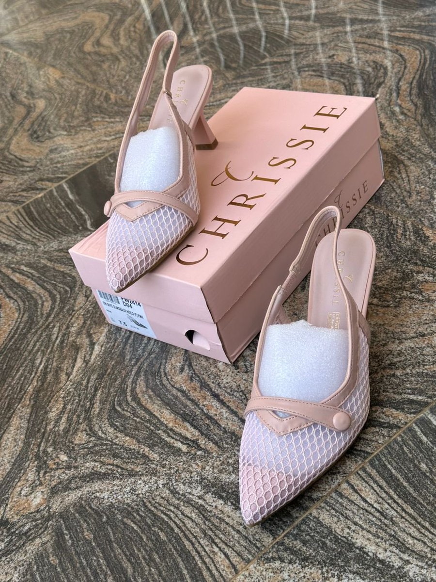 Size 36,37,38,39 
Price: 30k
Kindly retweet and patronize 🙏