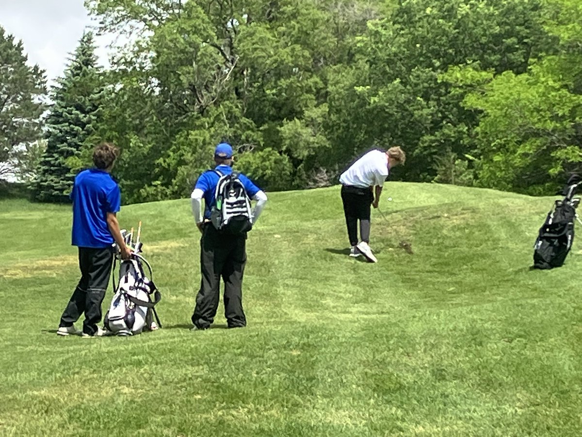 RocketAthletics's tweet photo. Almost to the midway point in District A-3  Boys Golf ⛳️. Rockets are working hard. https://t.co/y3tlS5UyOl