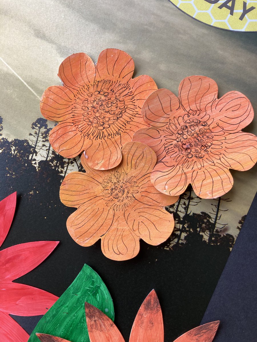 BishopMojo's tweet image. A fabulous World Bee Day piece from the ladies and gentlemen at Margaret House Residential & Dementia Care Home .
The detail on the individual pieces is amazing.
#creativemojo #WorldBeeDay #CareHomeActivities #wellbeing #artforallages @Artsincarehomes