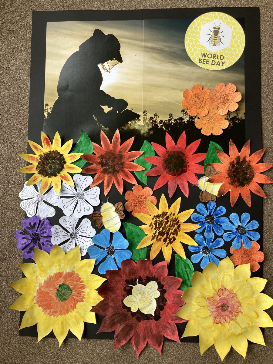 BishopMojo's tweet image. A fabulous World Bee Day piece from the ladies and gentlemen at Margaret House Residential & Dementia Care Home .
The detail on the individual pieces is amazing.
#creativemojo #WorldBeeDay #CareHomeActivities #wellbeing #artforallages @Artsincarehomes