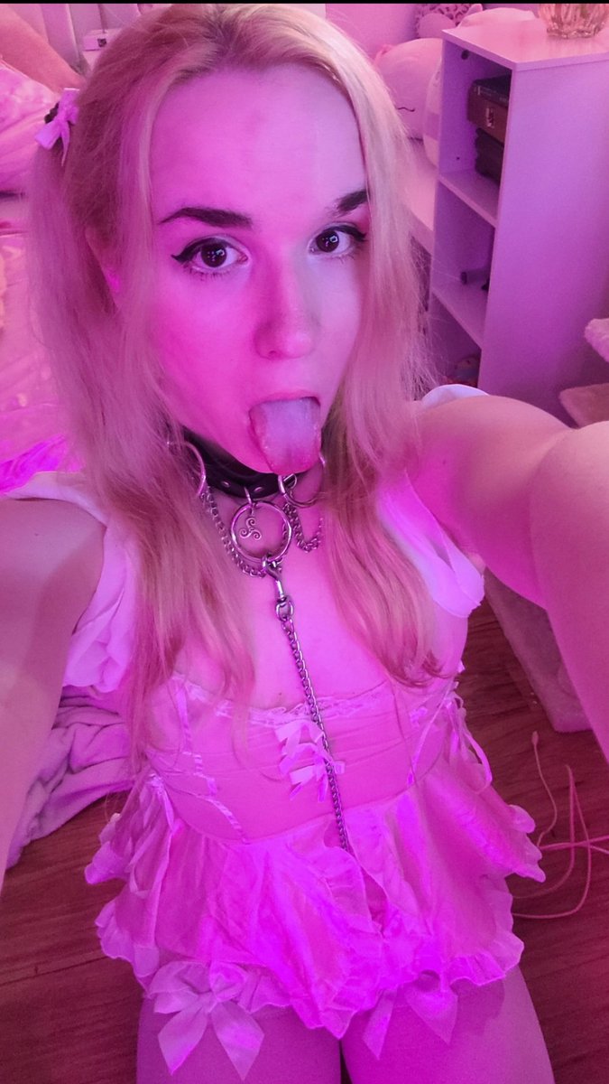 I look better with my tongue out. 😊😘