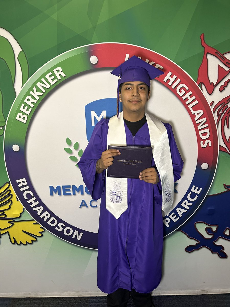 Memorial Park Academy (@mpa_risd) on Twitter photo Congratulations Javier! He is our latest <a href="/RichardsonHS1/">Richardson HS</a> graduate. <a href="/Choat311/">Chris Choat</a> <a href="/CarmenSteward9/">Carmen Morris</a> <a href="/ShariceLashay_/">Sharice Nash</a> <a href="/TJNavin/">T.J. Navin</a> <a href="/SharondaTims/">Sharonda Tims</a> Congratulations Javier! He is our latest <a href="/RichardsonHS1/">Richardson HS</a> graduate. <a href="/Choat311/">Chris Choat</a> <a href="/CarmenSteward9/">Carmen Morris</a> <a href="/ShariceLashay_/">Sharice Nash</a> <a href="/TJNavin/">T.J. Navin</a> <a href="/SharondaTims/">Sharonda Tims</a>