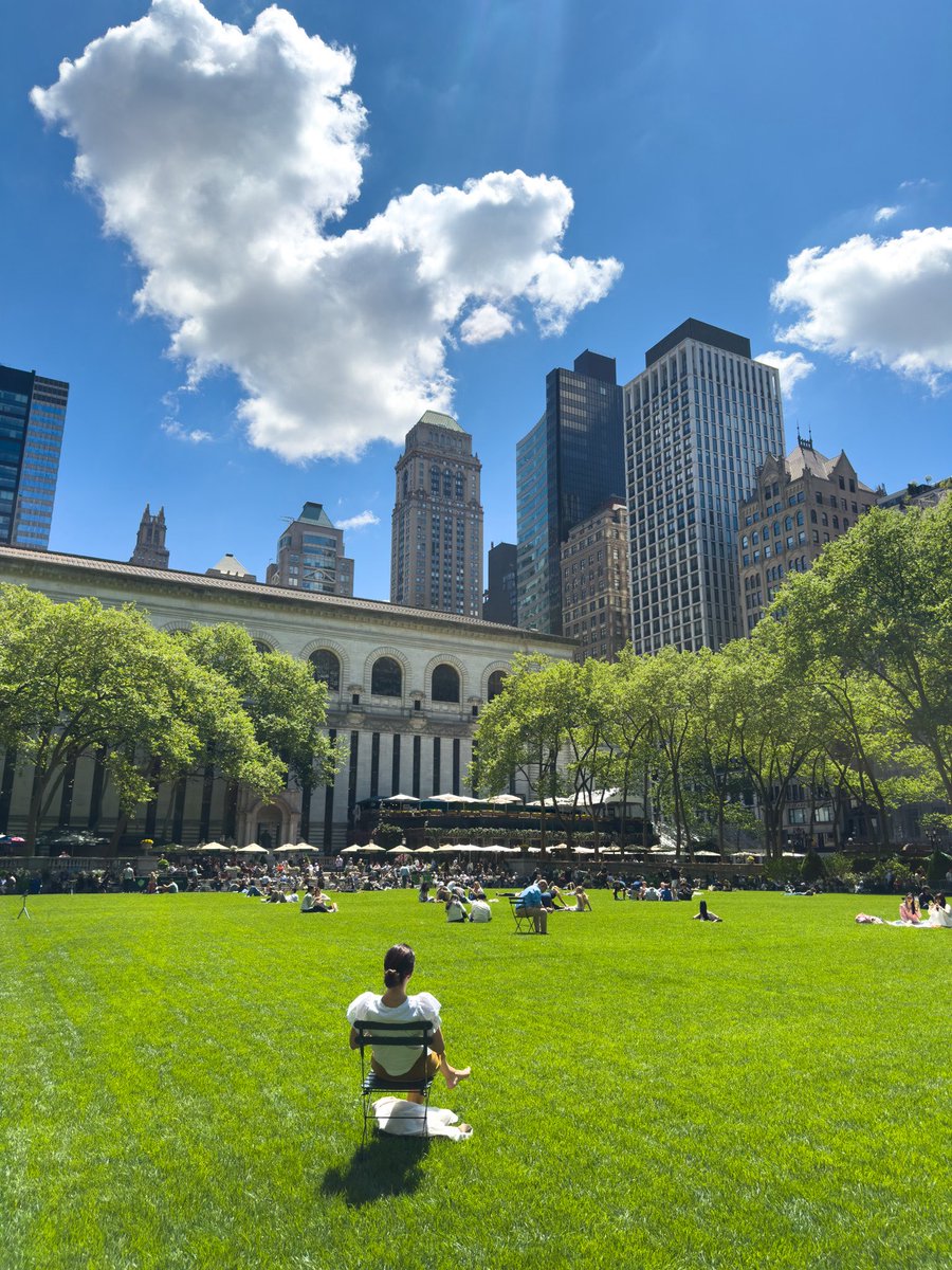 bryantparknyc's tweet image. Main character energy.