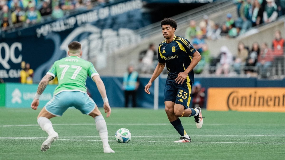 pgyoungboys's tweet image. Congrats to Chris Applewhite
Graduated HS,
Then went a Full 90 at CB in 1st start.
@NashvilleSC vs @dcunited
#RepDMV
#DMVMakesTheWorldTakes