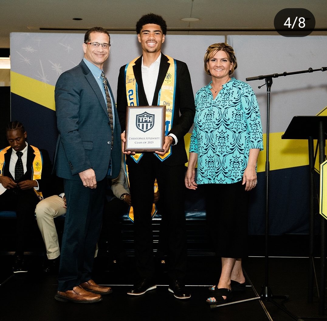 pgyoungboys's tweet image. Congrats to Chris Applewhite
Graduated HS,
Then went a Full 90 at CB in 1st start.
@NashvilleSC vs @dcunited
#RepDMV
#DMVMakesTheWorldTakes