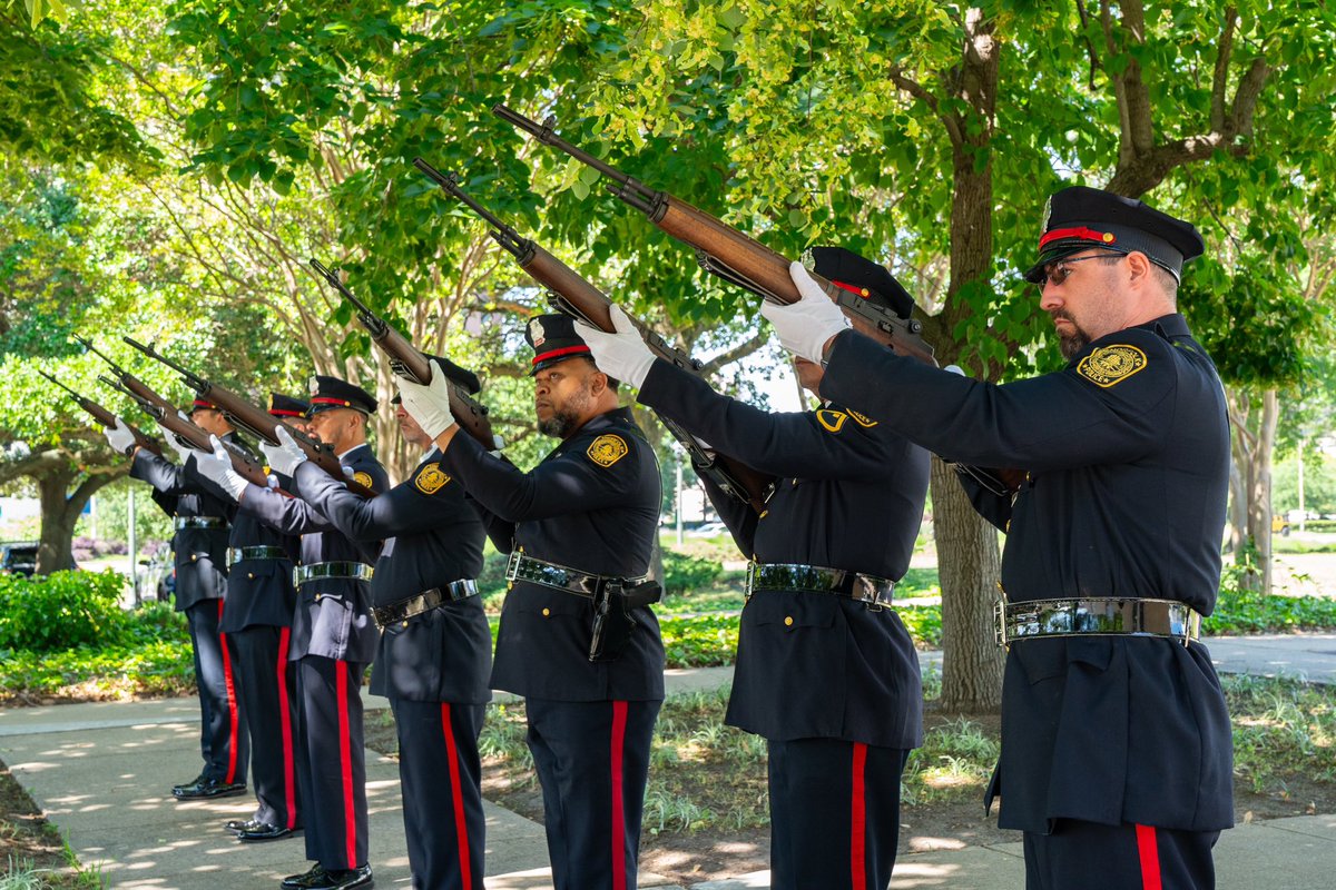 Kenneth Alexander tweet media