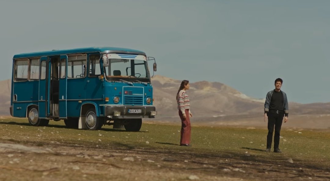 Cemal Süreya’nın “Seni severken kendimi çok üzdüm.” dediği yerdeyim.