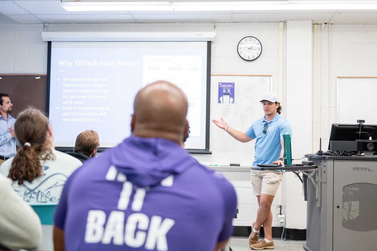 Students in Assistant Professor Jeremy Schoen’s organizational leadership class at Tennessee Tech fused experiential learning and philanthropy into an impactful semester-long project.

Read more: tntech.edu/news/releases/…
