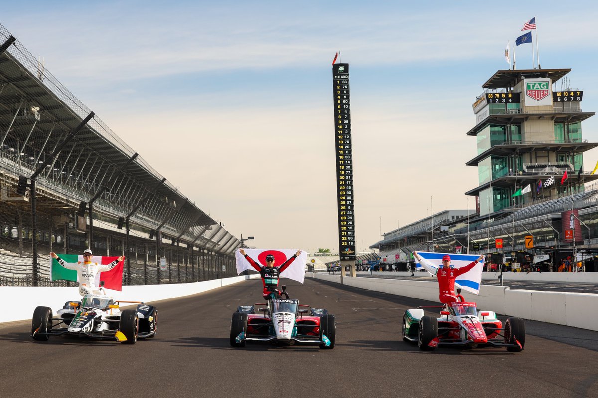 This Sunday's Indy 500 will be streamed in Times Square in NYC on <a href="/SILVERCASTMedia/">Silvercast</a>'s "Mega-Zilla" HD screen, in what @FoxSports is saying will be a first for the race, which has been run since 1911.