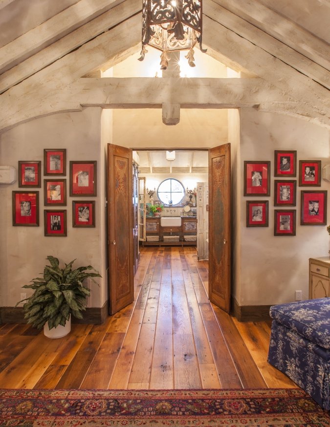 Sale Product Spotlight - Reclaimed Wood Wall Planks - mailchi.mp/822341bb3dcf/6…