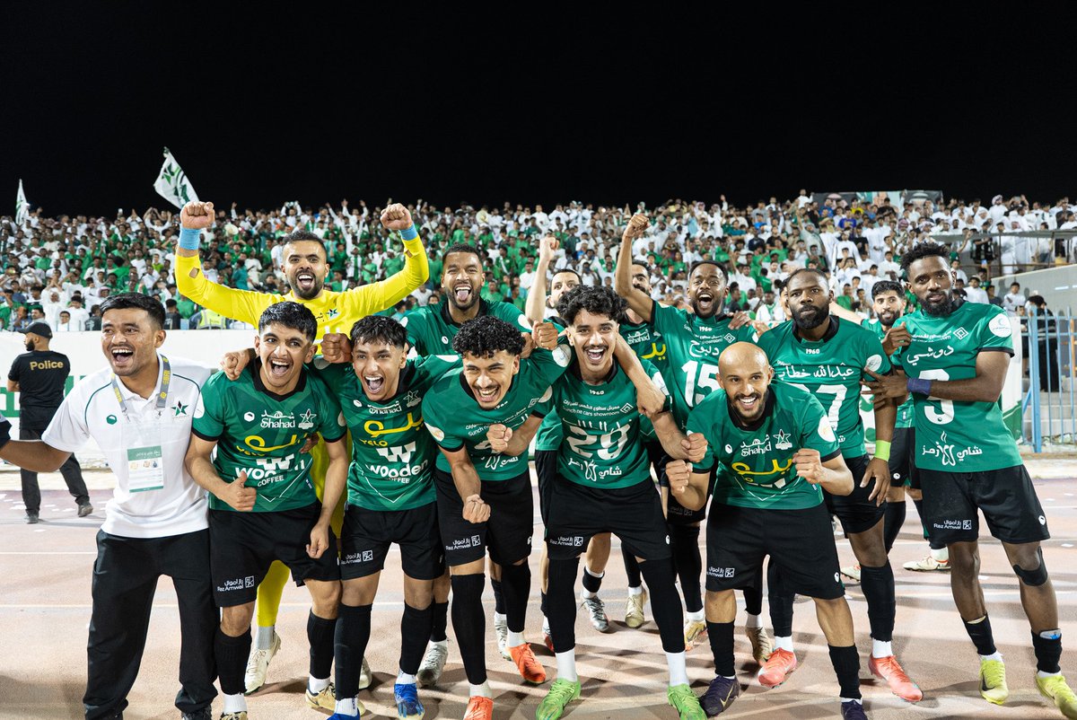 moqiteb's tweet photo. اللهم لك الحمد حتى ترضى انتهى الموسم وقد تحقق الهدف المنشود بالصعود لدوري روشن 💚 والصعود الثاني لي مع نادي النجمة العريق ، شكرا لوحدها لاتكفي ، ل ادارة النادي ولجماهير النجمة العريقة وللجهازين الاداري والفني ، وشكرا ل اخواني اللاعبين كان موسم استثنائي ولحظات لاتنسى 💚 https://t.co/599DvUXH9G