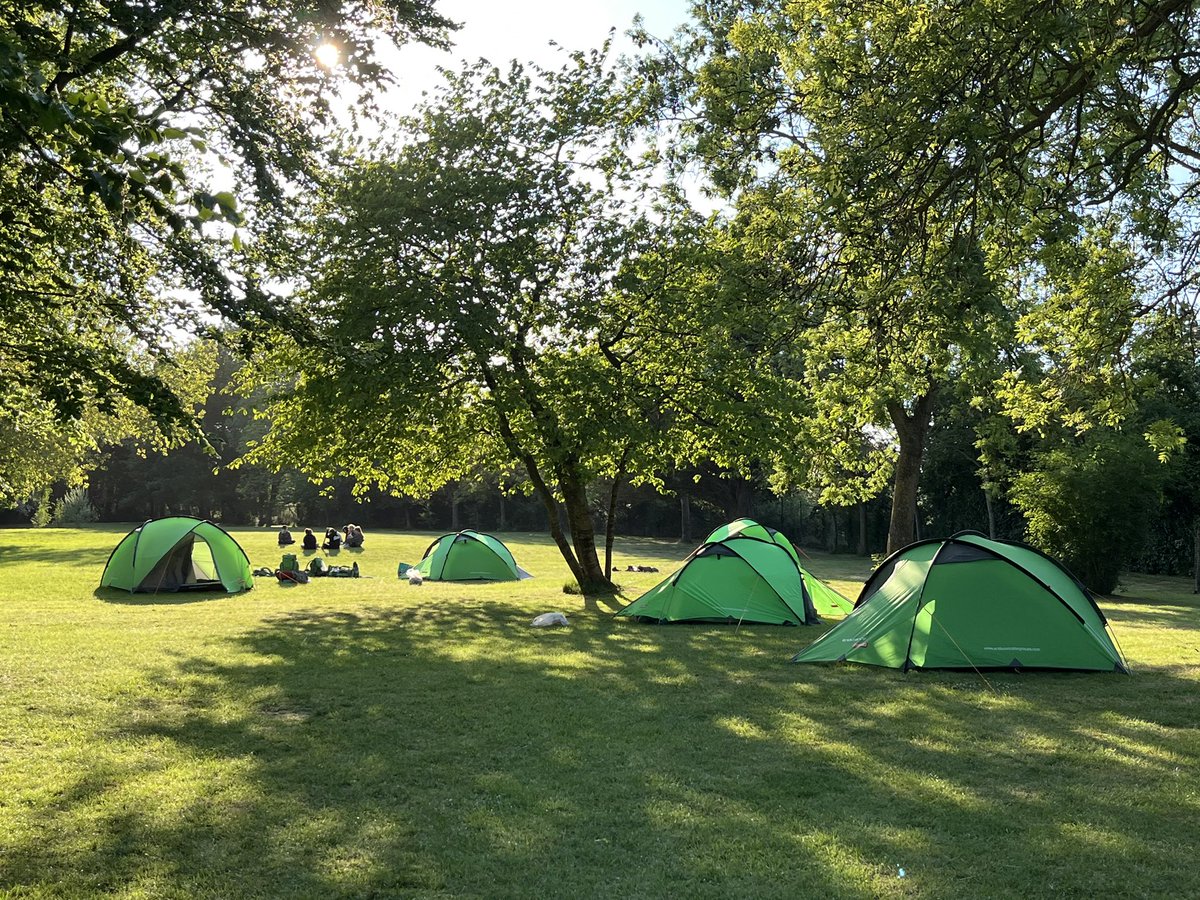 CHSFGDofE's tweet image. What a perfect evening to be out in the countryside with friends!