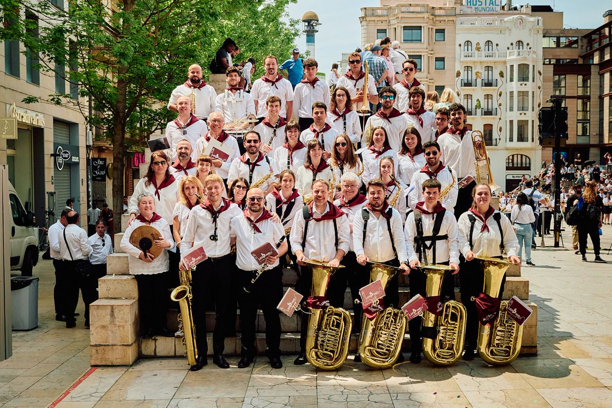 Ilerband tweet media