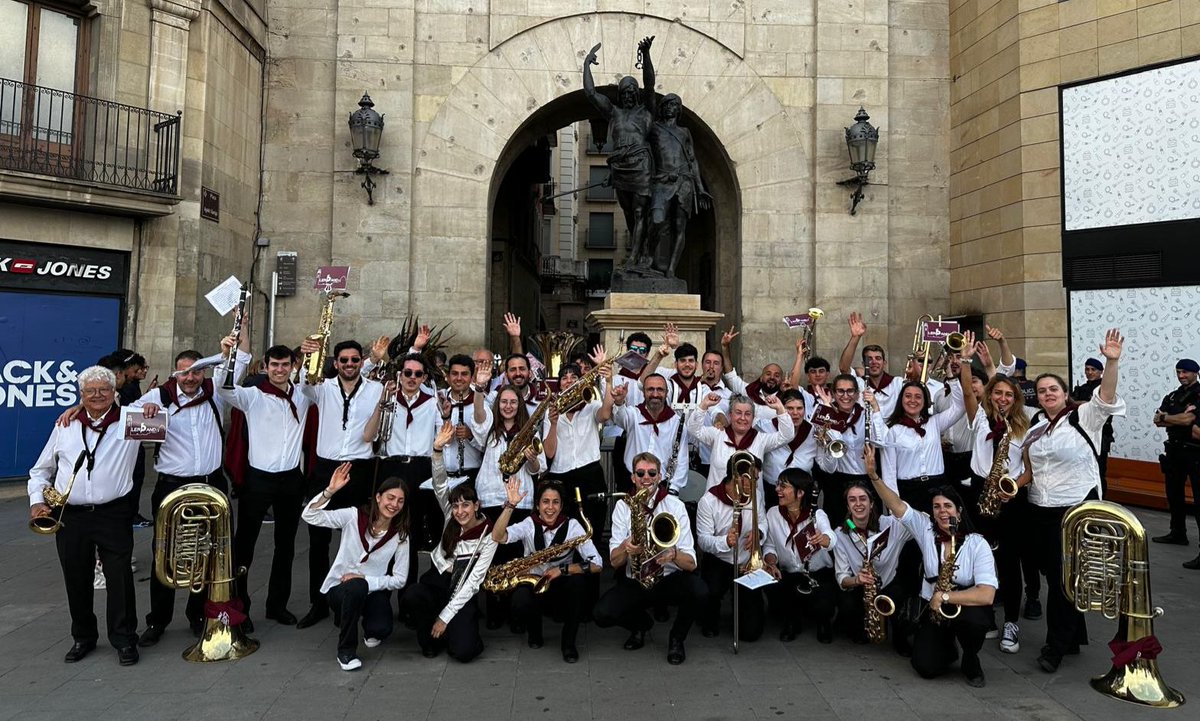 Per molts més plegats!
Ilerband!❤️‍🔥

<a href="/paerialleida/">Ajuntament de Lleida</a> <a href="/bandadelleida/">BML</a> <a href="/morosicristia/">miclleida ❤️☪️✝️</a>
