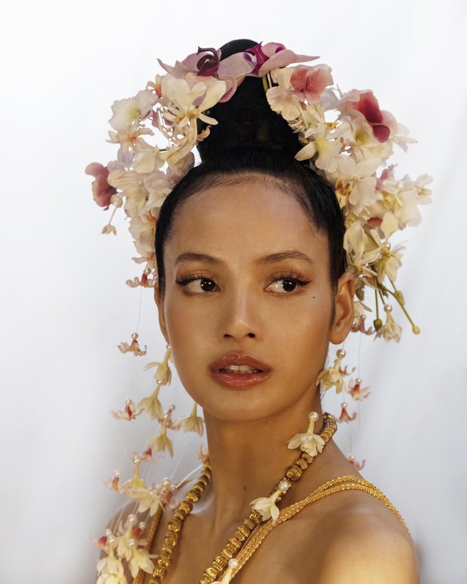 oocwhitelotus's tweet image. LISA will be submitted for Emmy consideration for her role as Mook in The White Lotus Season 3.
She will vie for awards consideration in the Best Supporting Actress in a Drama Series category.
