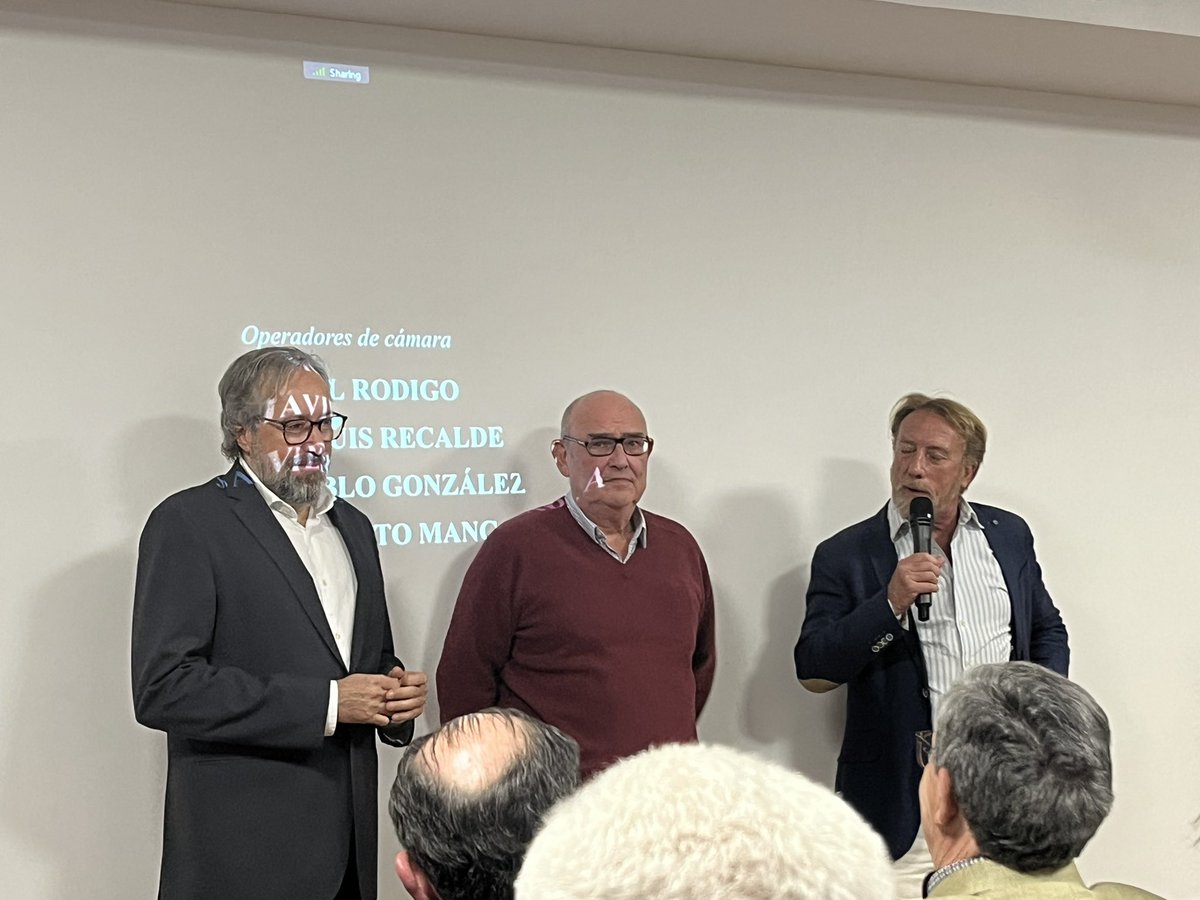 LucreciaArribas's tweet photo. Hoy con @manuelrobledo14 asistirndoa una proyección de la película #LoQueNosOcultaron en la sala Campoamor en el #CongresoDeLosDIputados, casa de los españoles
La Mesa del Congreso canceló el pase y se proyectó en la Sede de #Pieenpared
Hasta cuando la #DictaduraSanchista https://t.co/U8UyJlKFCH