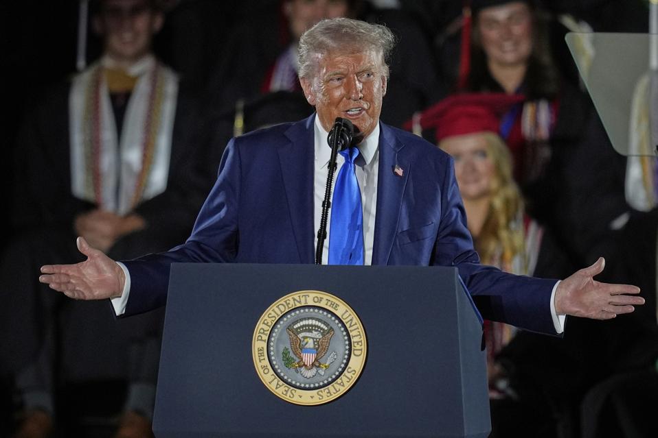 Forbes's tweet image. As Colleges Tamp Down Gaza Protests, Commencement Remains A Flash Point
go.forbes.com/c/dJxC