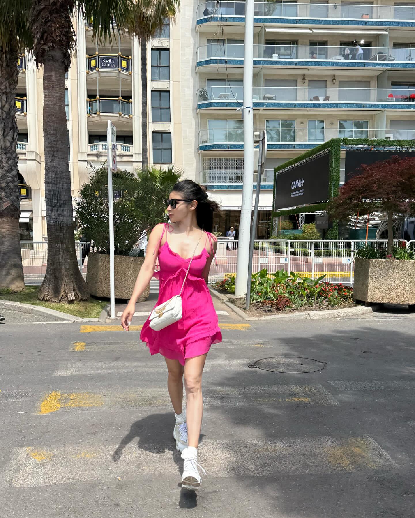 GrVHkXWa4AAZ_MG?format=jpg&name=large